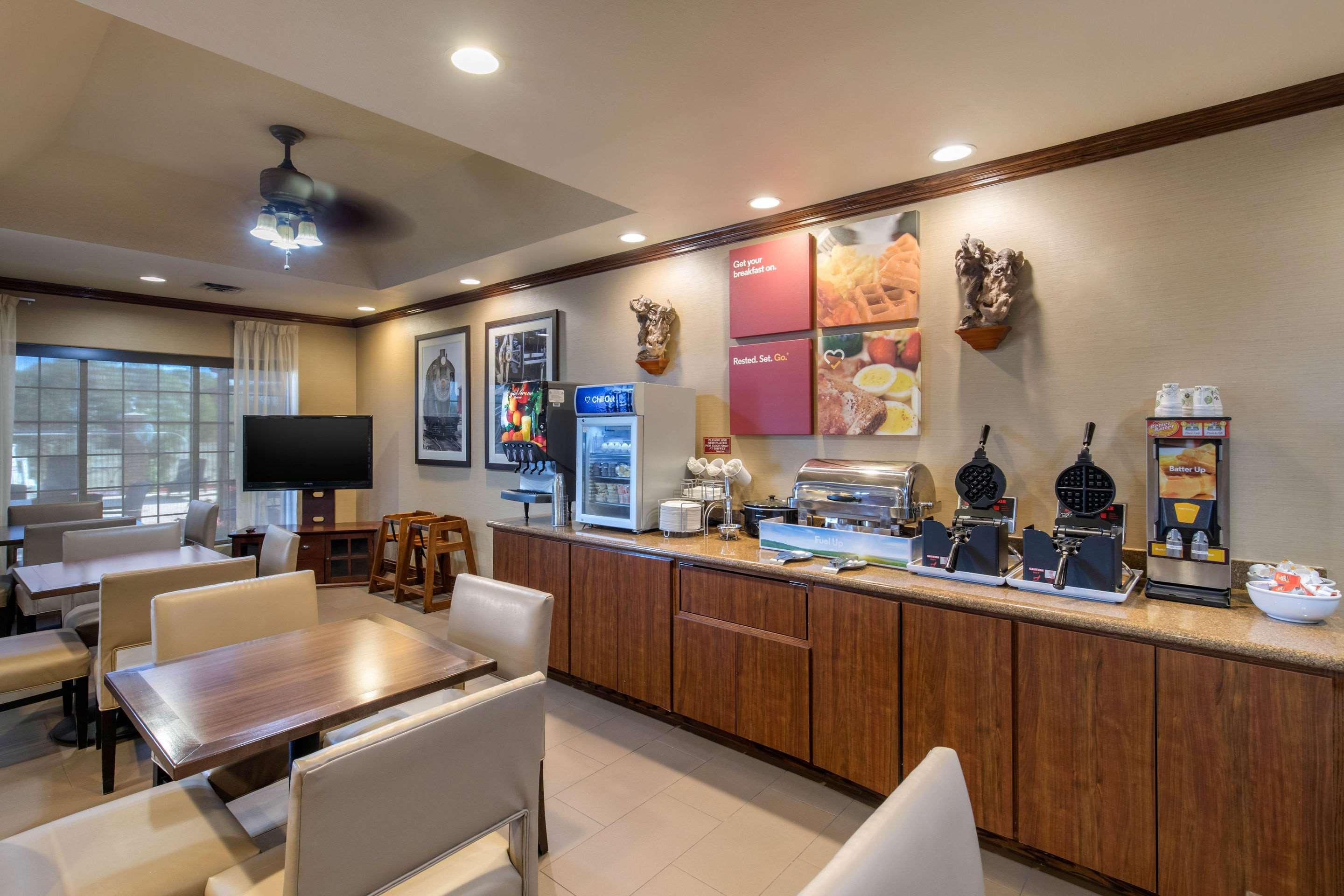 Comfort Suites Marshall Ngoại thất bức ảnh