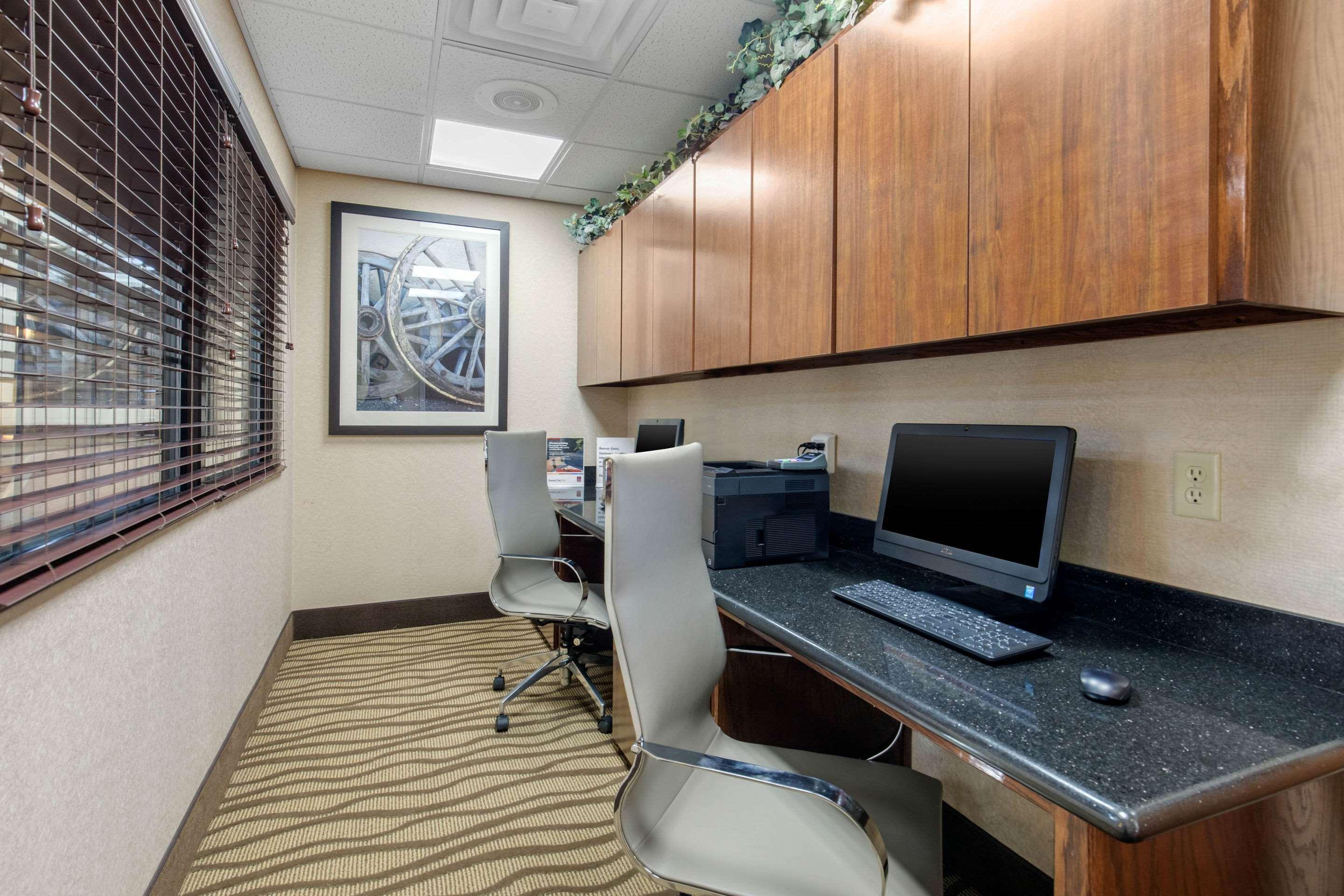 Comfort Suites Marshall Ngoại thất bức ảnh